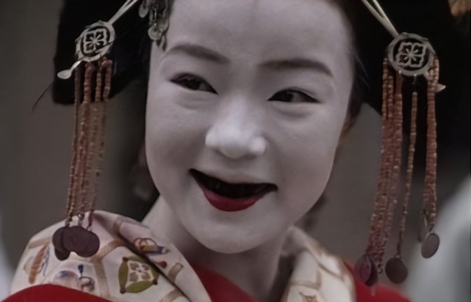 日本女孩结婚为什么要染黑牙齿剃掉眉毛 原因与中国一个朝代有关 相关视频 为什么日本女人结婚时 要把牙齿染黑 答案让人不忍直视 爱言情 爱生活爱言情