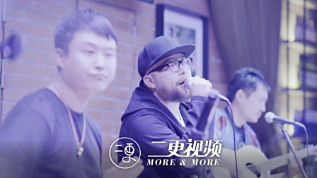 更成都 | 他是成都歌手里最会说相声的，相声演员李最会写歌的人