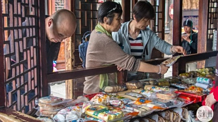 38度的杭州, 这地方却异常火爆! 俄罗斯美女都吃得停不下来