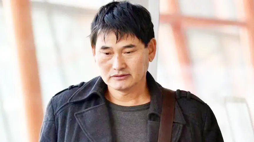 “大衣哥”朱之文的悲剧：人性最大的恶，是见不得别人好