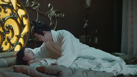 皓镧传：秦王知道自己命不久矣，当晚就要宠幸皓镧，皓镧拒不配合