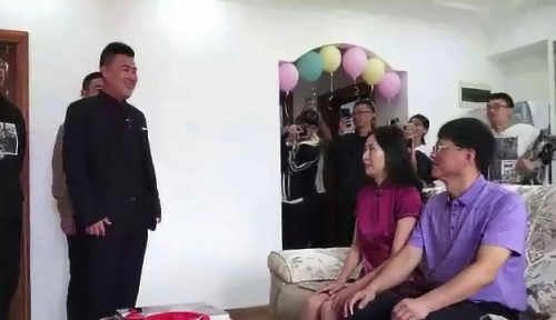 丈母娘:把红包还我！