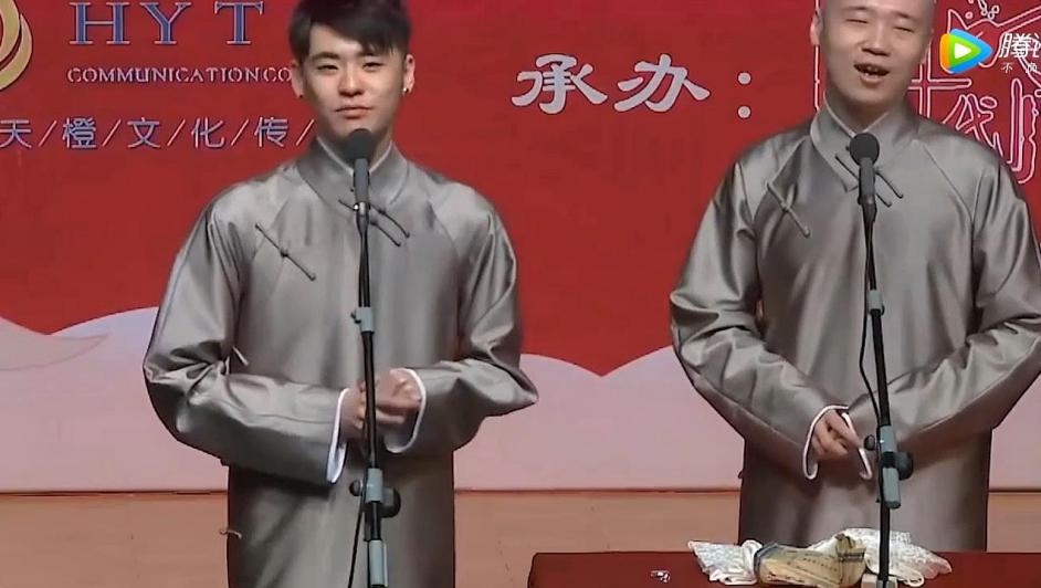 张云雷到老家天津说相声，台下女粉丝呐喊不断，太默契了！