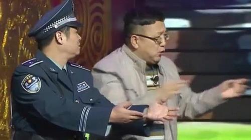 爆笑小品：句号当场下跪逗笑全场，笑料十足，全场乐得合不拢嘴