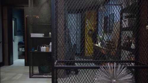 亲爱的，热爱的32 看点：商言留佟年在俱乐部过夜