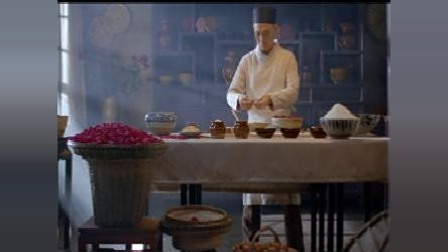 云南大师用玫瑰花做糕点, 36层酥皮香甜可口, 几十家分店家家火爆