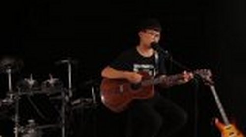 一首民谣《已是两条路上的人》唱的如此动人