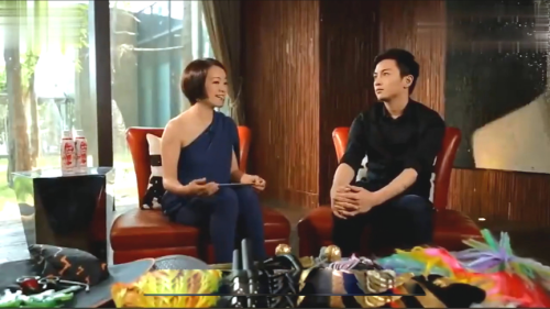 陈晓曾对赵丽颖动过真心？面对主持人的疑问，毫不避讳对她的感情