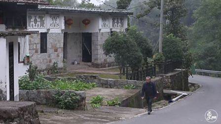 七旬老中医行医47年，自制草药医术高明，给村民看病分文不收