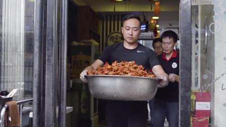 部队里出来的兵哥哥开的这家龙虾店, 味道太赞了!