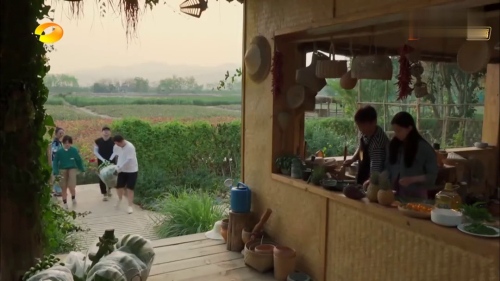 向往的生活4 第2期看点：香蕉任务累瘫彭昱畅