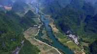 新疆突然出现“黑水河”，专家前来勘测，结果令人欣喜！