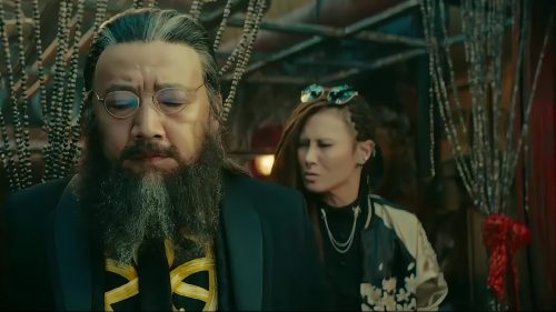 恶棍天使：美女回到基地，谁想黑老大带人等在这，下场太搞笑了！