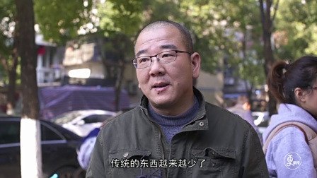南京火爆百年盐水鸭，皮白肉红骨头卤，精细制作工艺堪比宫廷御膳