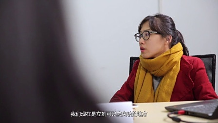靠仿制武器走红网络，她竟是个萌妹子