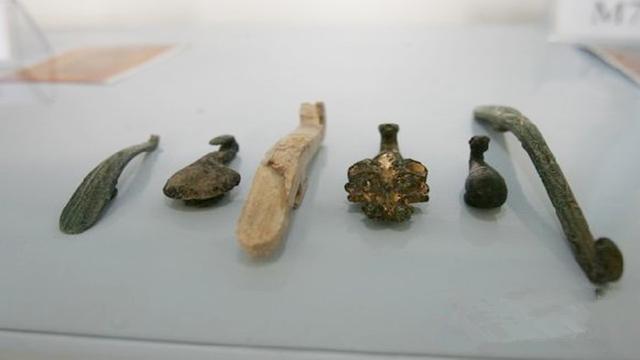 一座战国时期古墓被挖开时，发现奇怪文物，专家至今不知其用途