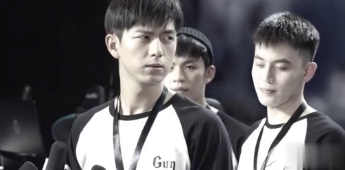 亲爱的，热爱的 2看点：韩商言回忆当年宣布退役