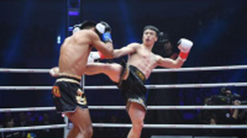 出三拳命中一拳 却在勇士的荣耀擂台上扫踢击腹TKO了对手