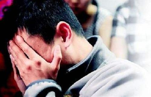 新职员竟被老人如此欺压？！