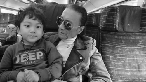 谢贤带孙子，又做饭又哄睡觉，四哥是真的想亲孙子了