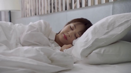 亲爱的，热爱的36 看点：佟年韩商言甜蜜共睡一张床