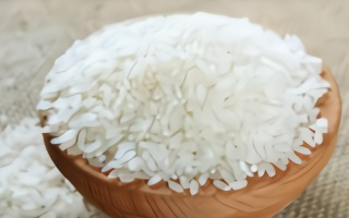 经常吃大米的要留心，多亏米铺老板提醒，看完叮嘱家人，不懂真亏