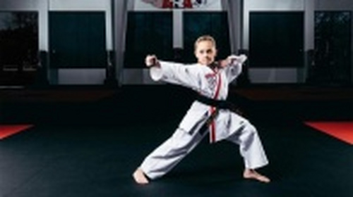 世界上最不好惹的小女孩，9岁跆拳道黑带，偶像是李小龙！