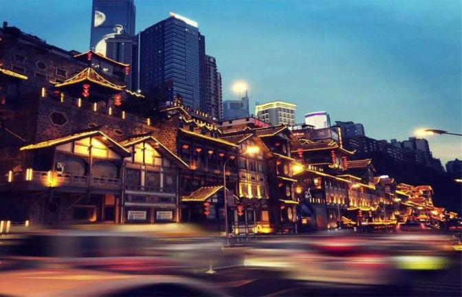 中国最值得去的网红城市，美食多风景好，网友：去了就不想回来