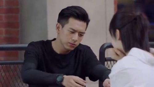 亲爱的，热爱的39 看点：佟年给大伙做咖啡拉花