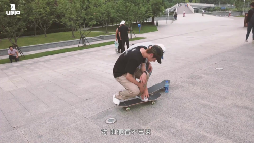 王一博的滑板课堂第七课，跟着教练练习