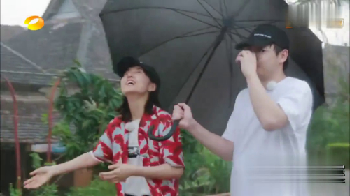 向往的生活4 看点：众人遛弯偶遇强降雨