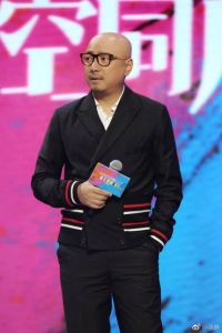 徐峥早年当过发型模特，一头秀发好像小鲜肉