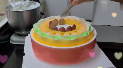 独特造型的陶艺水果蛋糕，效果非常震撼，喜欢的朋友请给个关注哦