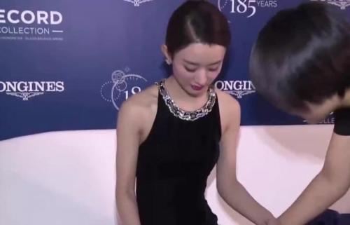 清明节凌晨明星集体发文哀悼，为缅怀逝者都变成了晚睡夜猫子