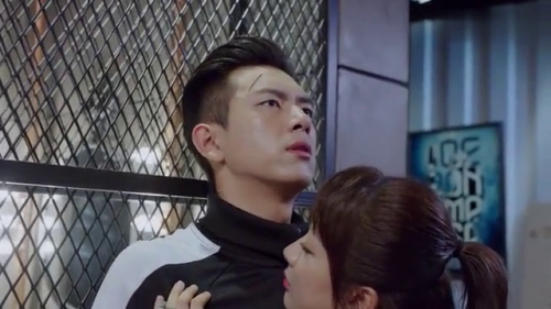 亲爱的，热爱的12 看点：佟年喝多恶搞韩商言