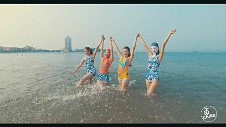 这群美女在海滩上居然都不露脸