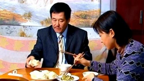影视：马大帅吃啥都香，大白馒头就咸菜，看的口水流一地