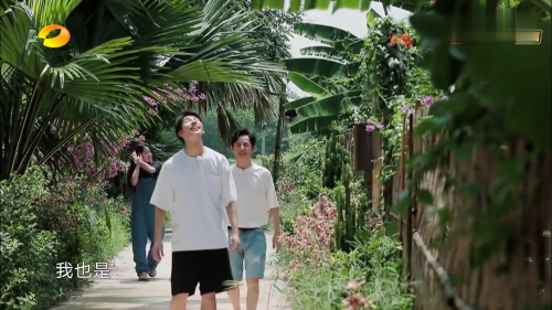 向往的生活第10期看点：许光汉欧阳娜娜一起摘水果