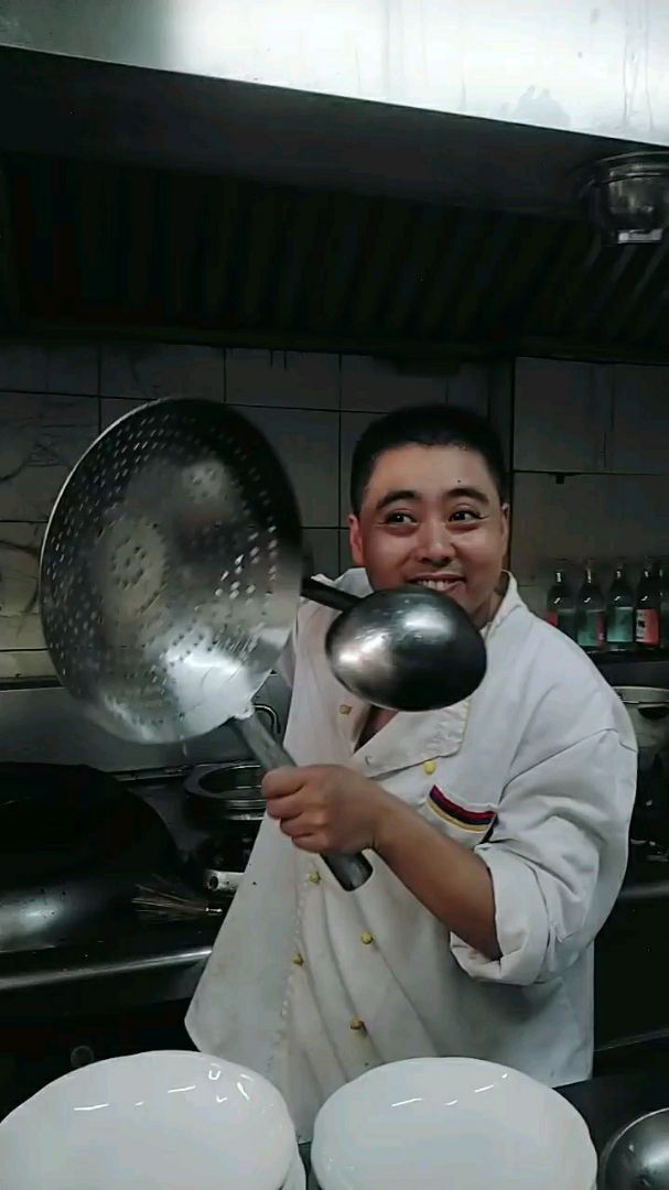 厨师自创的手势舞超级好看