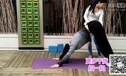 瑜伽训练改善腰部酸痛2美女瑜伽教程