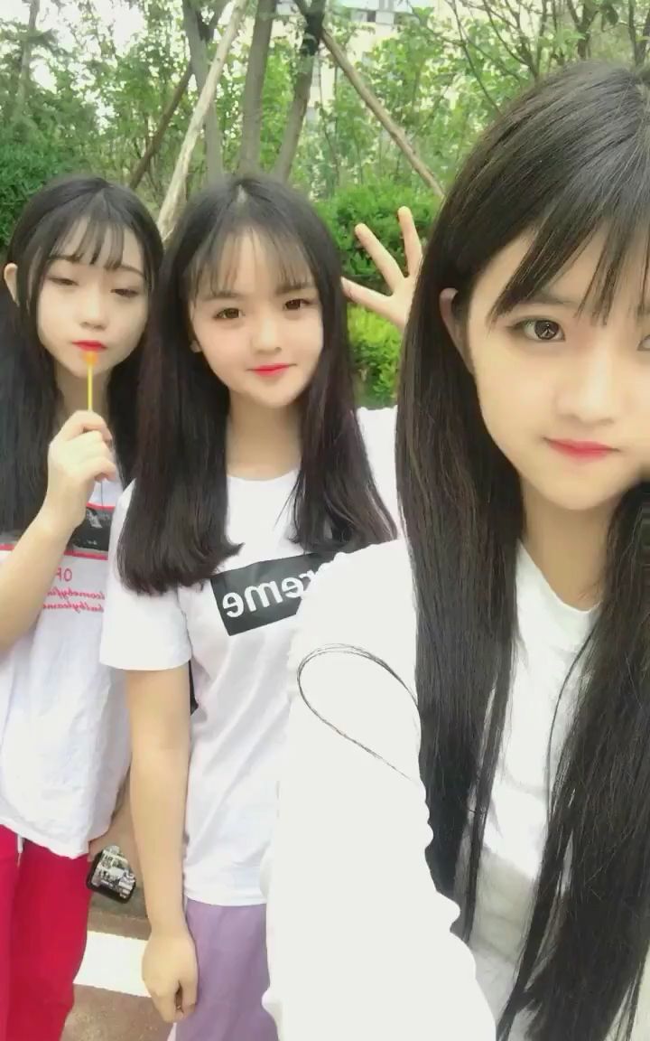 三胞胎姐妹花 你喜欢哪个?