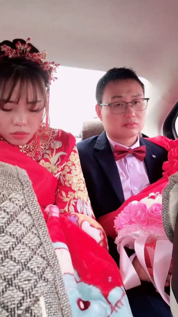 娶媳妇儿堵车了咋办?耽误了好时辰.