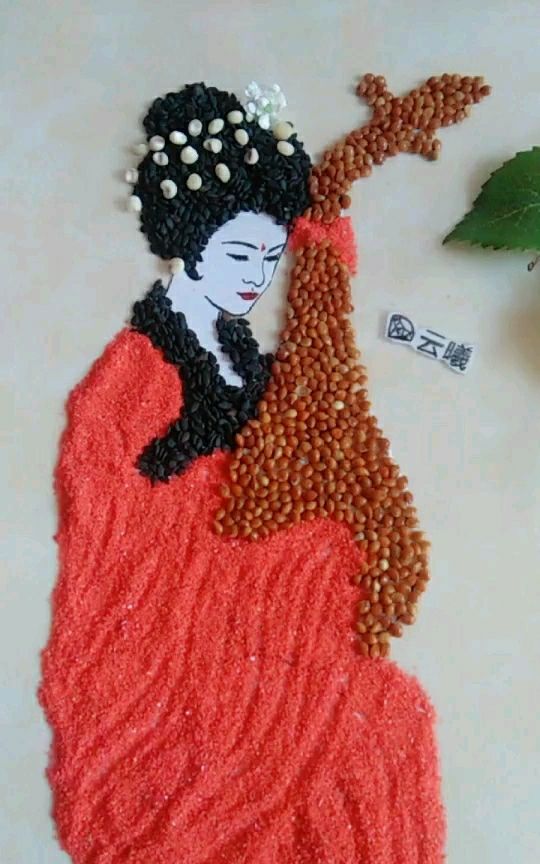 芝麻画《弹琵琶的女子》