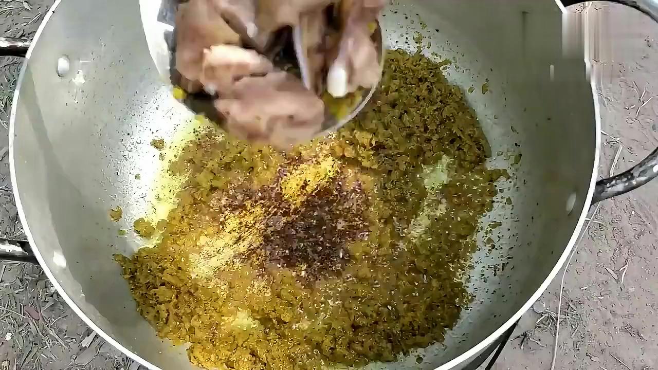 野外美食,美味的牛鼻子酸菜汤