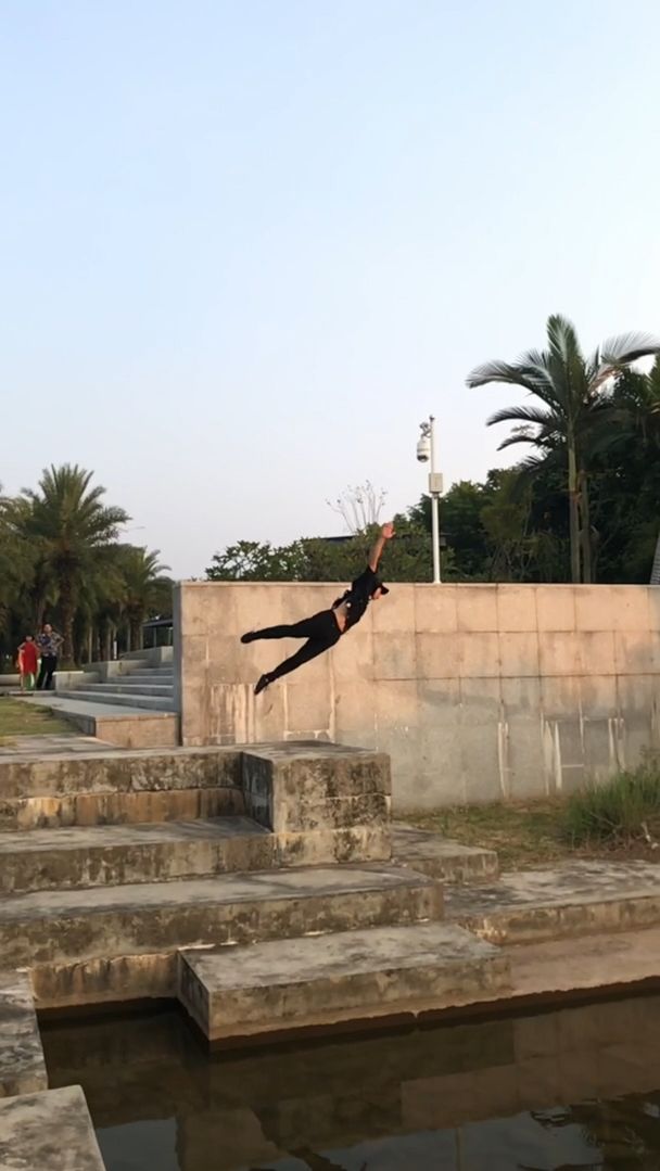 弹簧腿?你相信轻工吗?