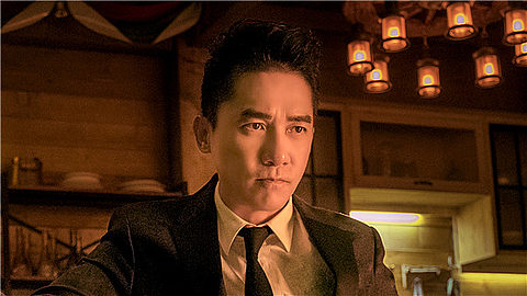 【欧洲攻略】梁朝伟温柔"捧脸杀"对象竟是他