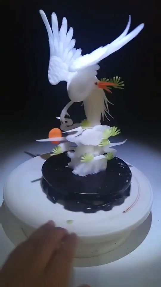 白萝卜雕刻,回头鹤,喜欢吗?