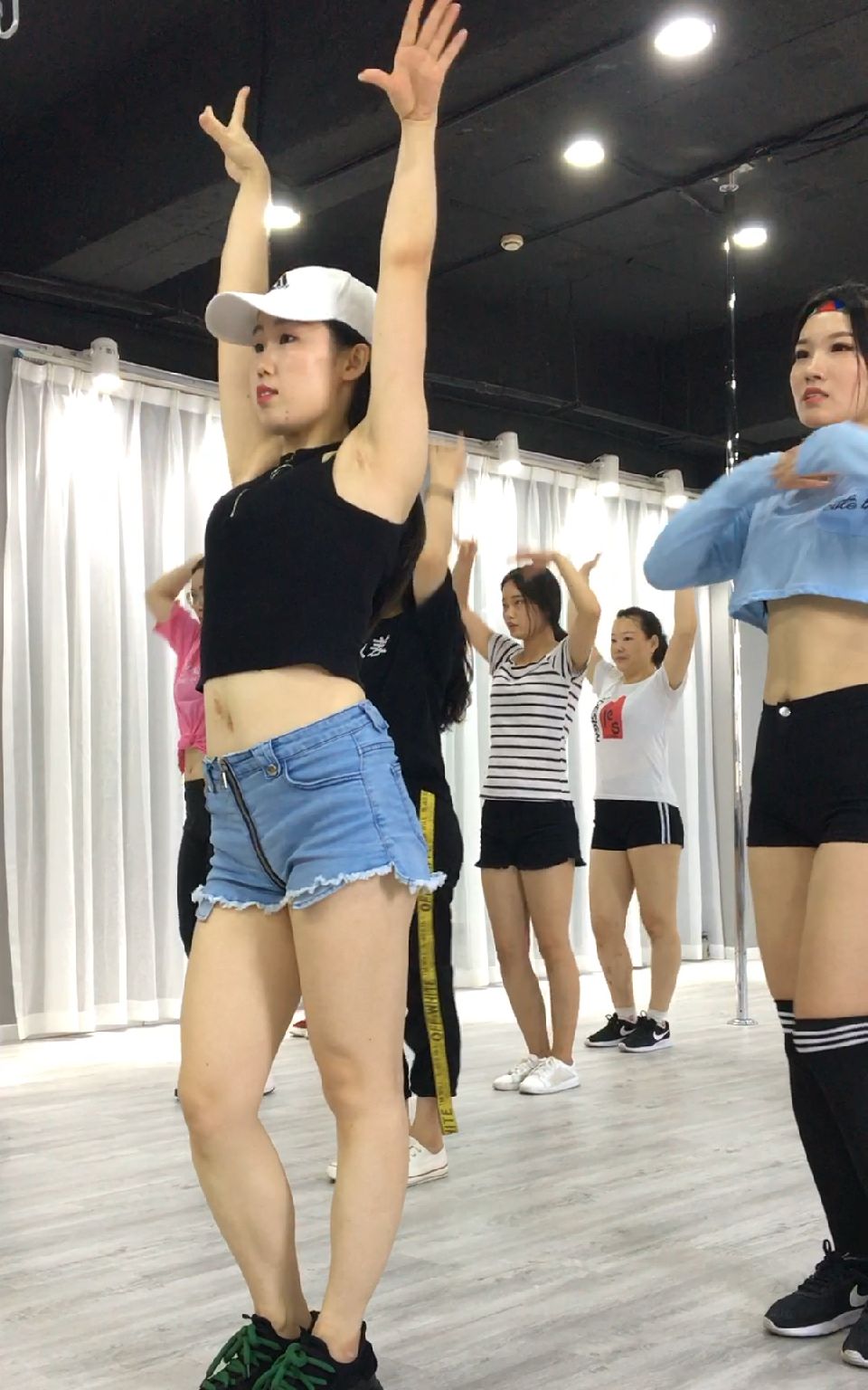 月入20000的珊珊老师,你觉得怎么样?