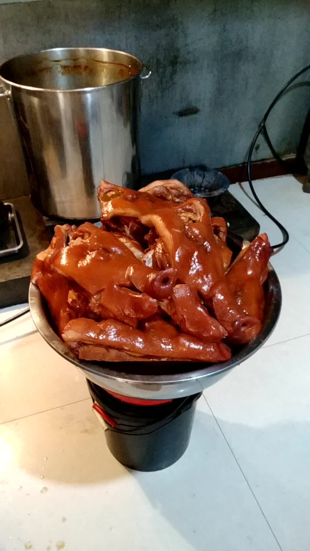 秘制猪头肉,生意火爆!