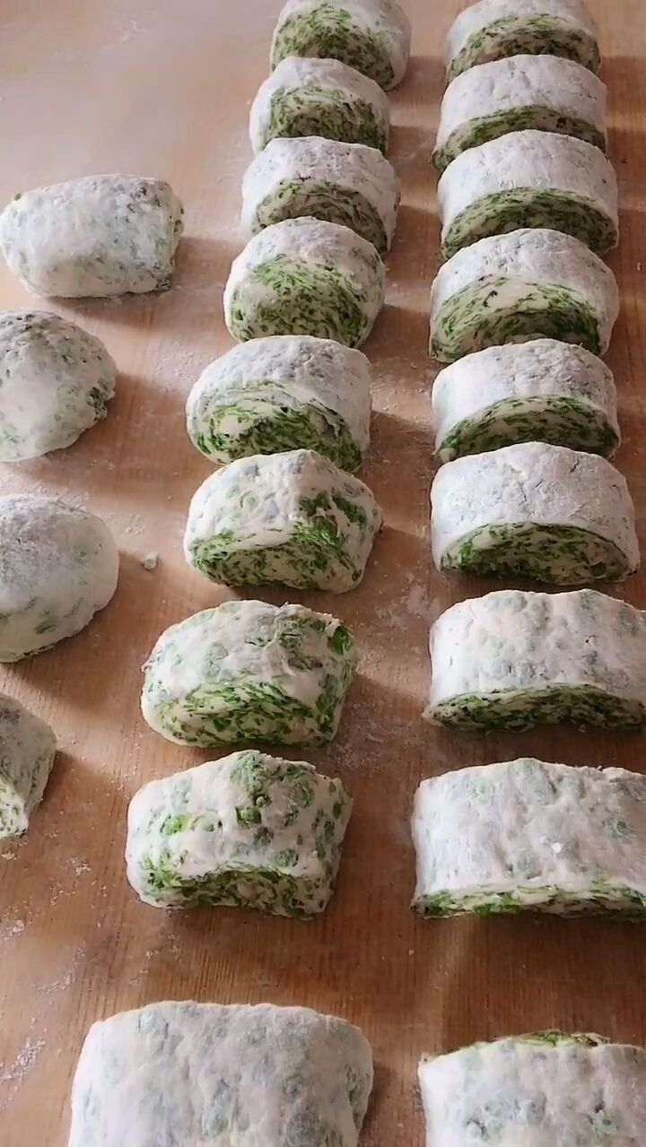 马上开蒸榆钱馒头.